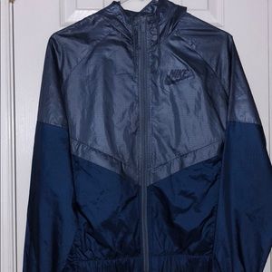 nike wind breaker